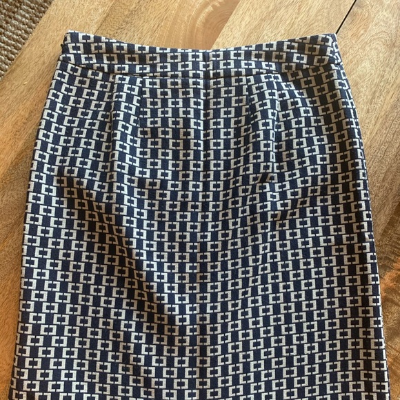 LOFT Pencil Skirt - Picture 2 of 8